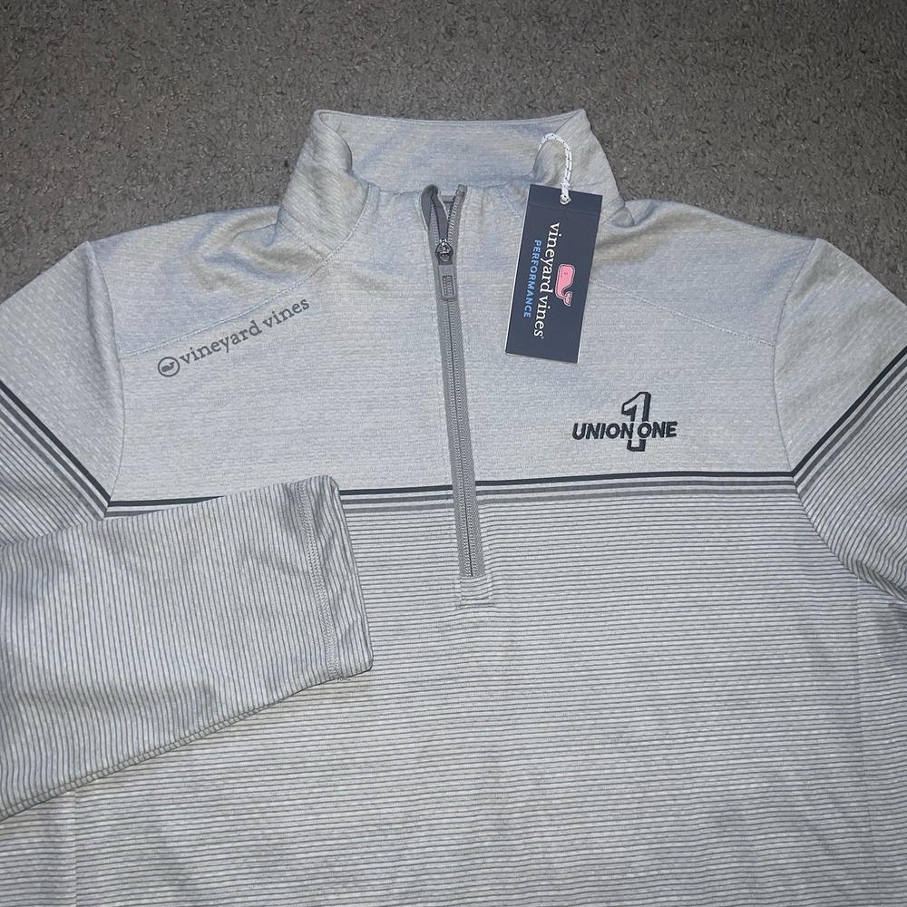 NWT Vineyard Vines Sankaty 1/4 Zip Shirt Mens Medium Performance Stripe Gray